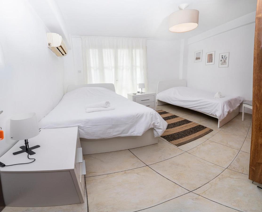 Private Room In Shared Flat Nicosia Kültér fotó