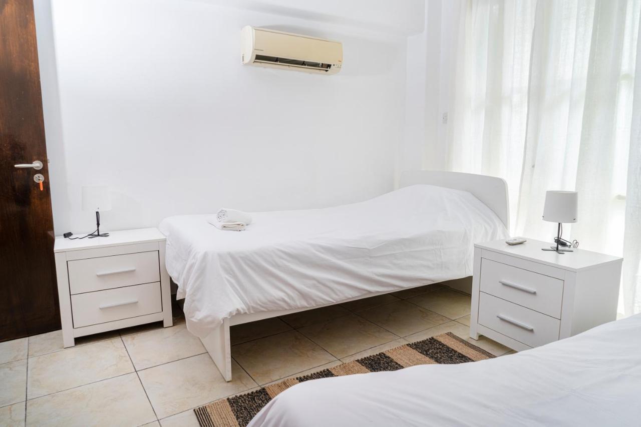 Private Room In Shared Flat Nicosia Kültér fotó