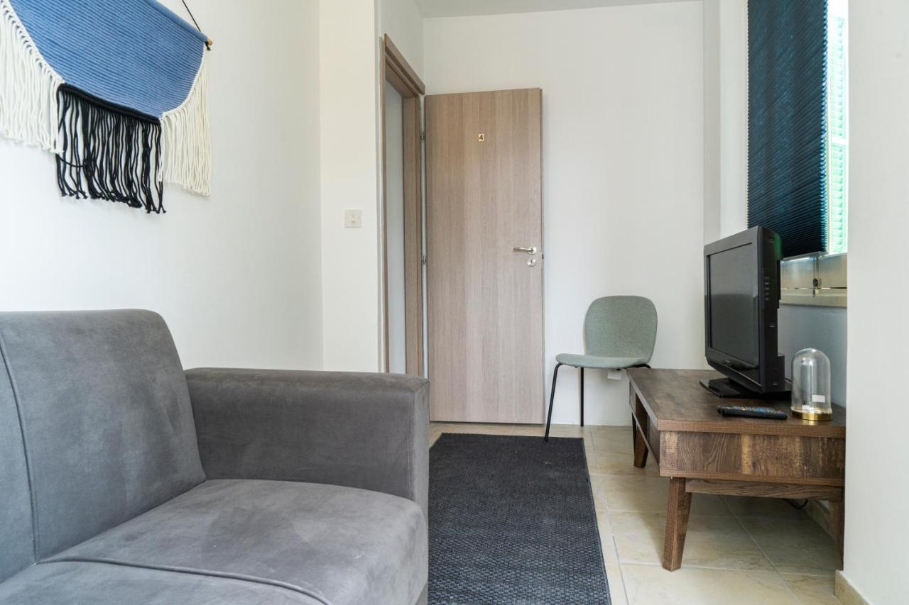 Private Room In Shared Flat Nicosia Kültér fotó