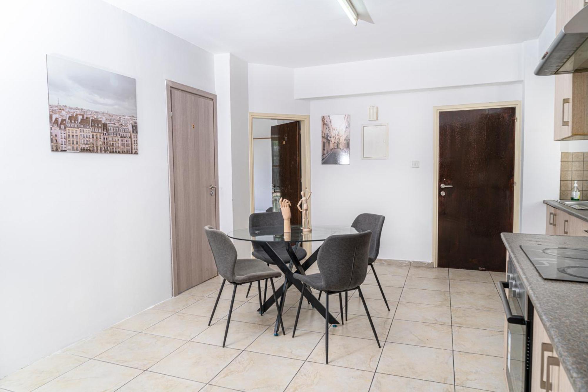 Private Room In Shared Flat Nicosia Kültér fotó