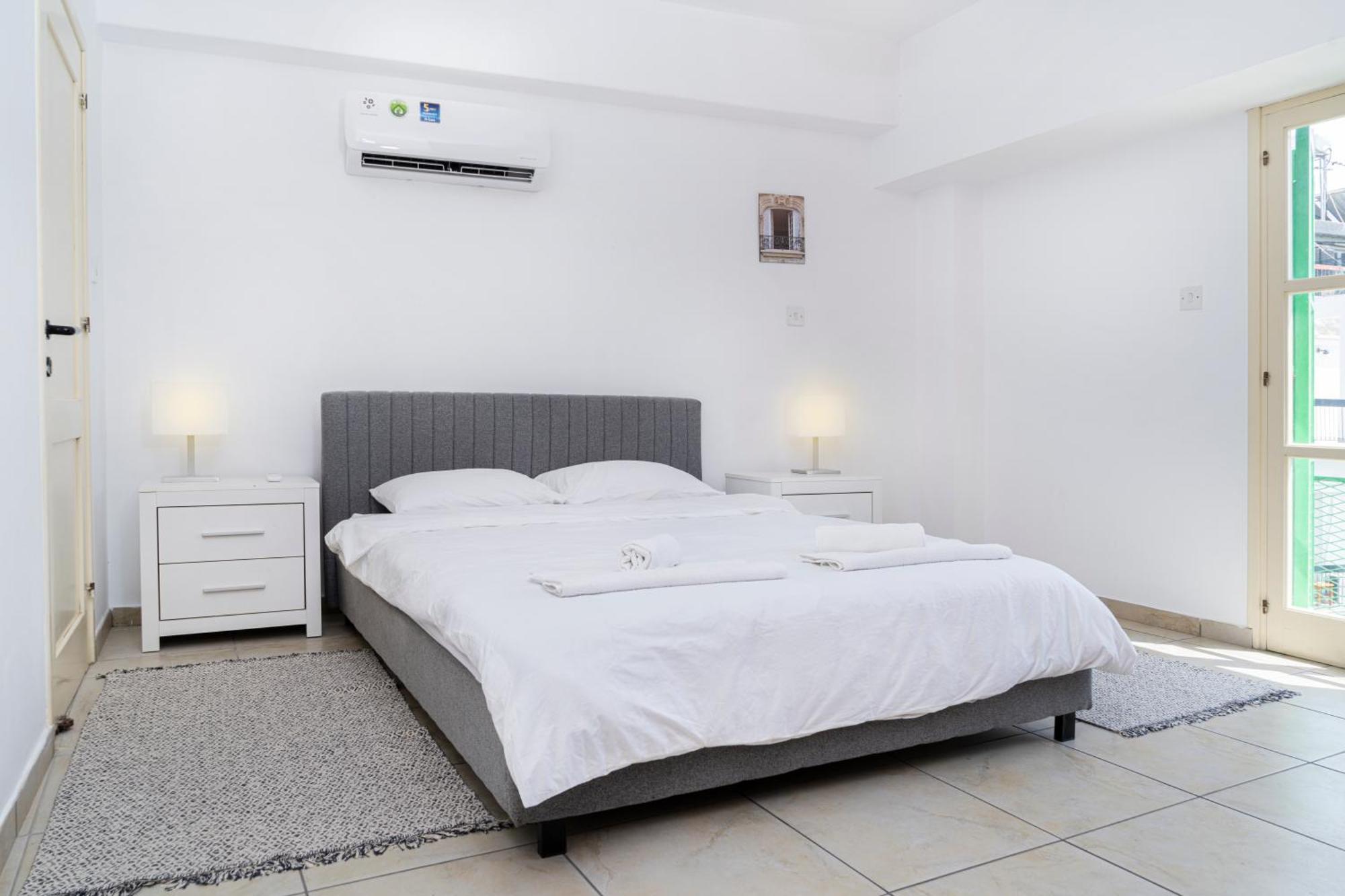 Private Room In Shared Flat Nicosia Kültér fotó