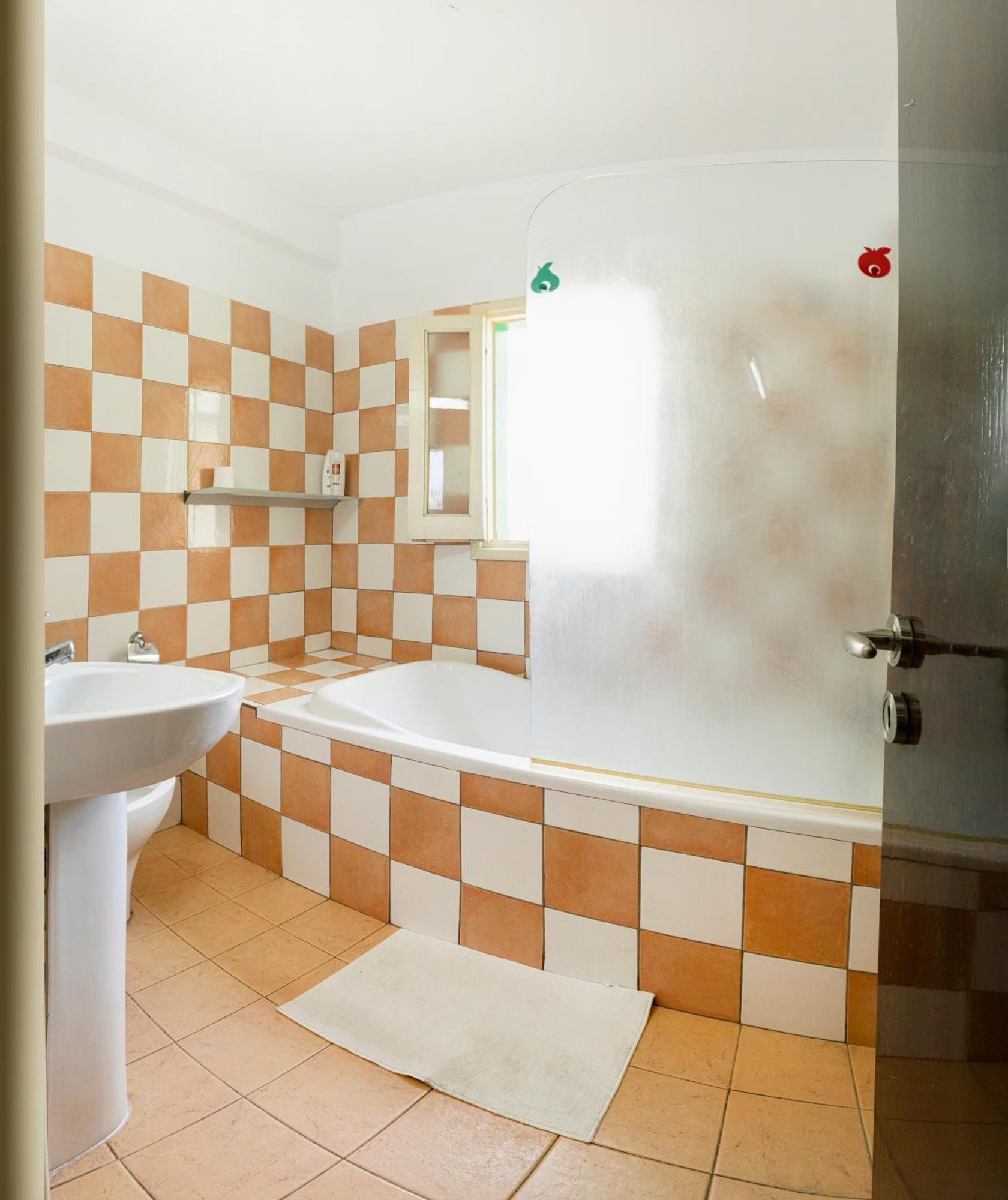 Private Room In Shared Flat Nicosia Kültér fotó