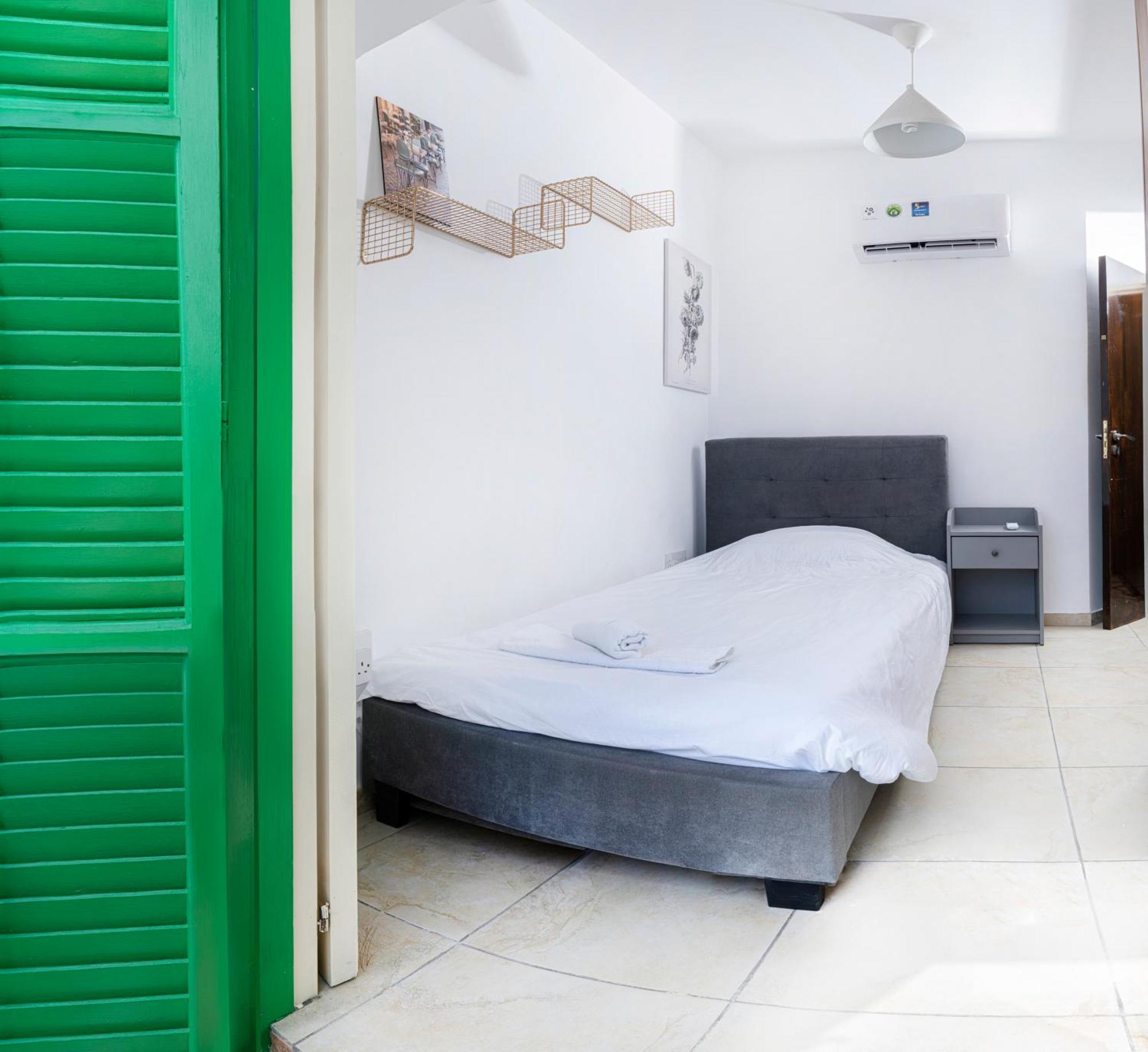 Private Room In Shared Flat Nicosia Kültér fotó