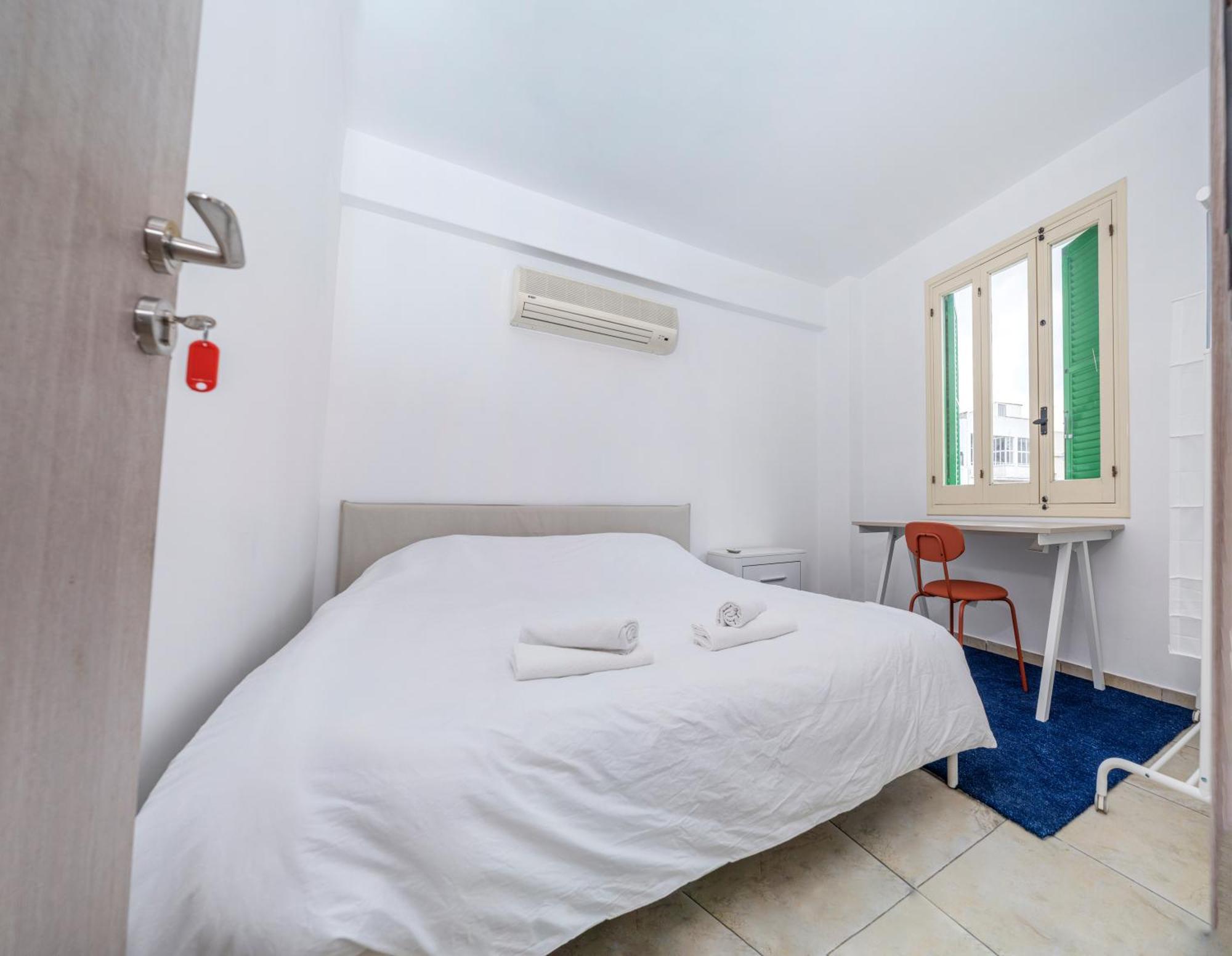 Private Room In Shared Flat Nicosia Kültér fotó