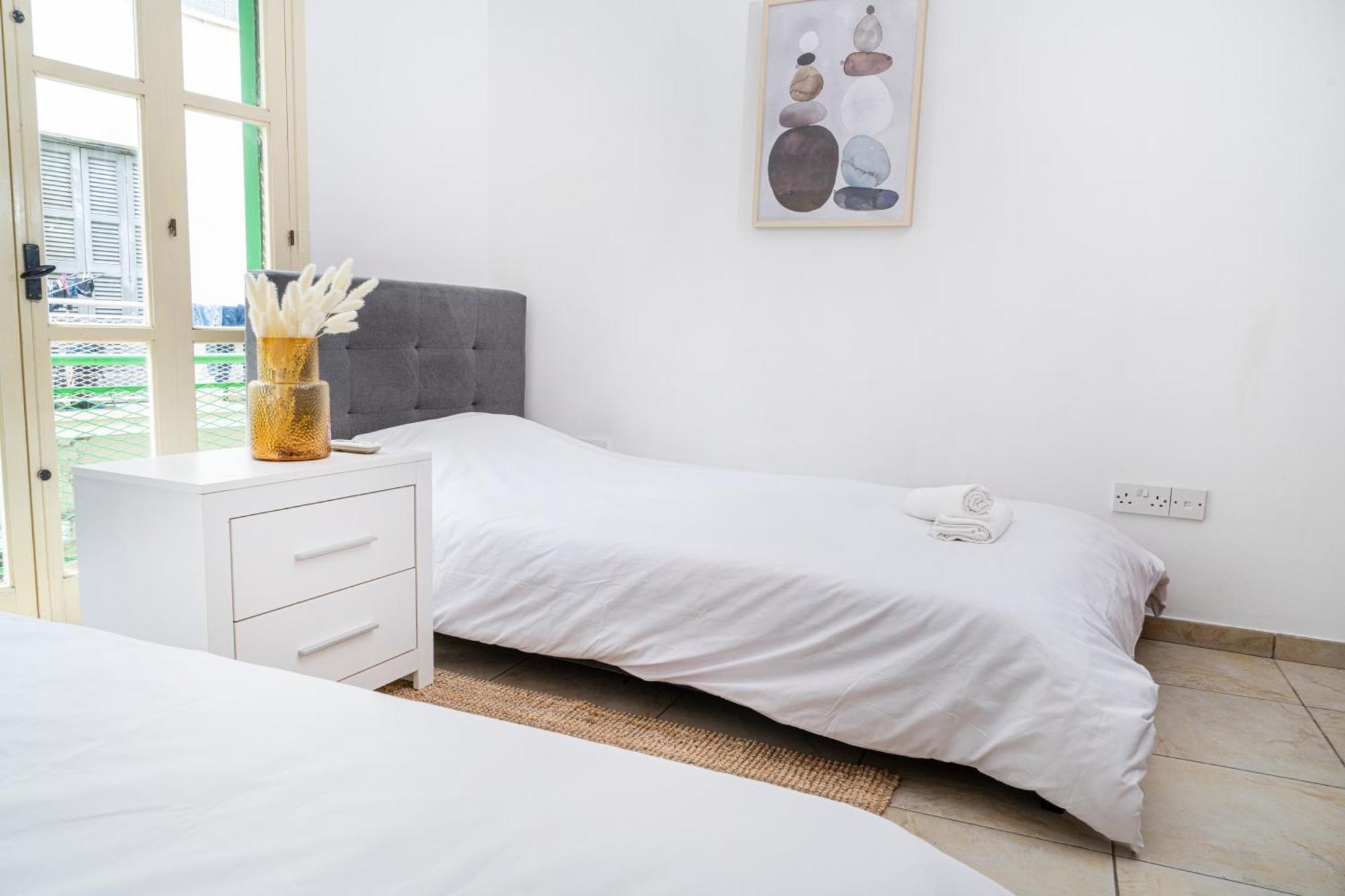 Private Room In Shared Flat Nicosia Kültér fotó